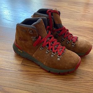 Danner Mountain 600 Hiking Boots - Women's